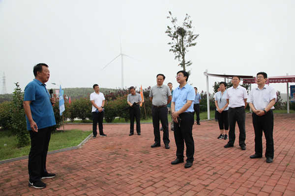 Liu Yun, Deputy Secretary of the Weifang Municipal Party Committee and Mayor, visited the base for investigation